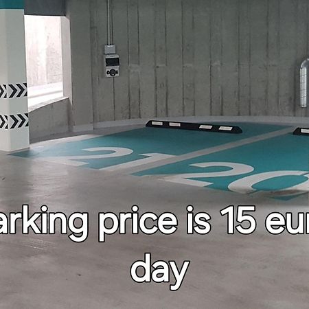 Happy Inn Classical Style, Self Check-In, Parking In The Underground Garage Vilnius Exterior photo